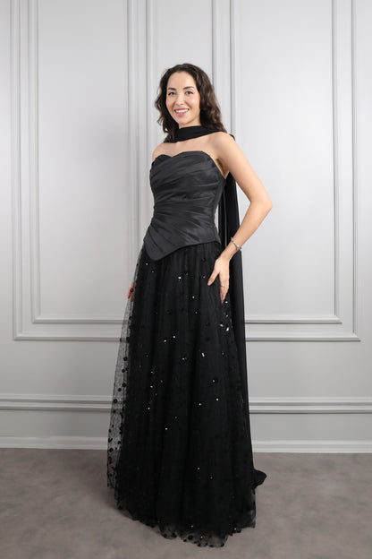 فستان سهرة سترابلس بتنورة تول وشال طويل -اسود