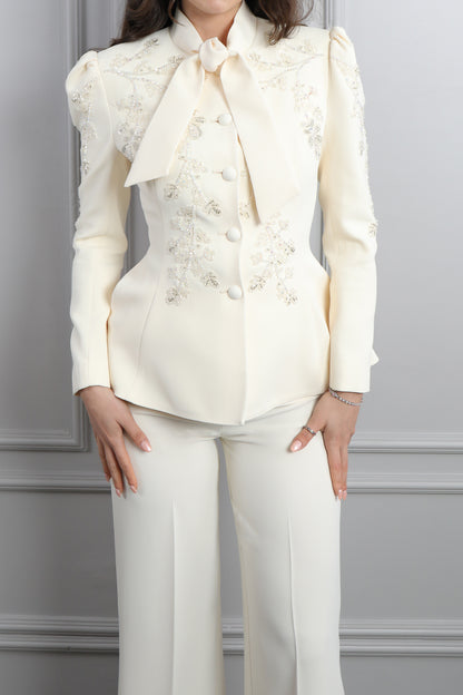 طقم بنطال وجاكيت بياقة تنربط مزين بالخرز -سكري