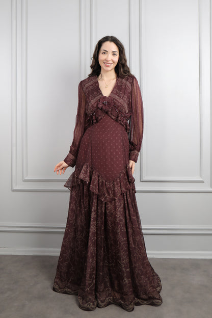 فستان شيفون بياقة مثلثة وتفاصيل كشكشة مقاس كبير -عودي