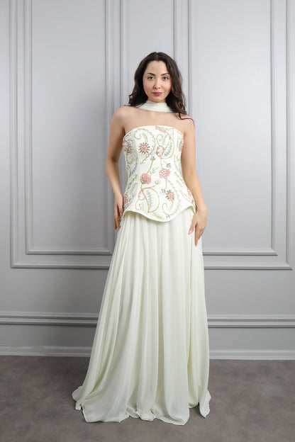 فستان سهرة شيفون بتوب سترابلس مزين بكريستالات ورود مع شال -بيج