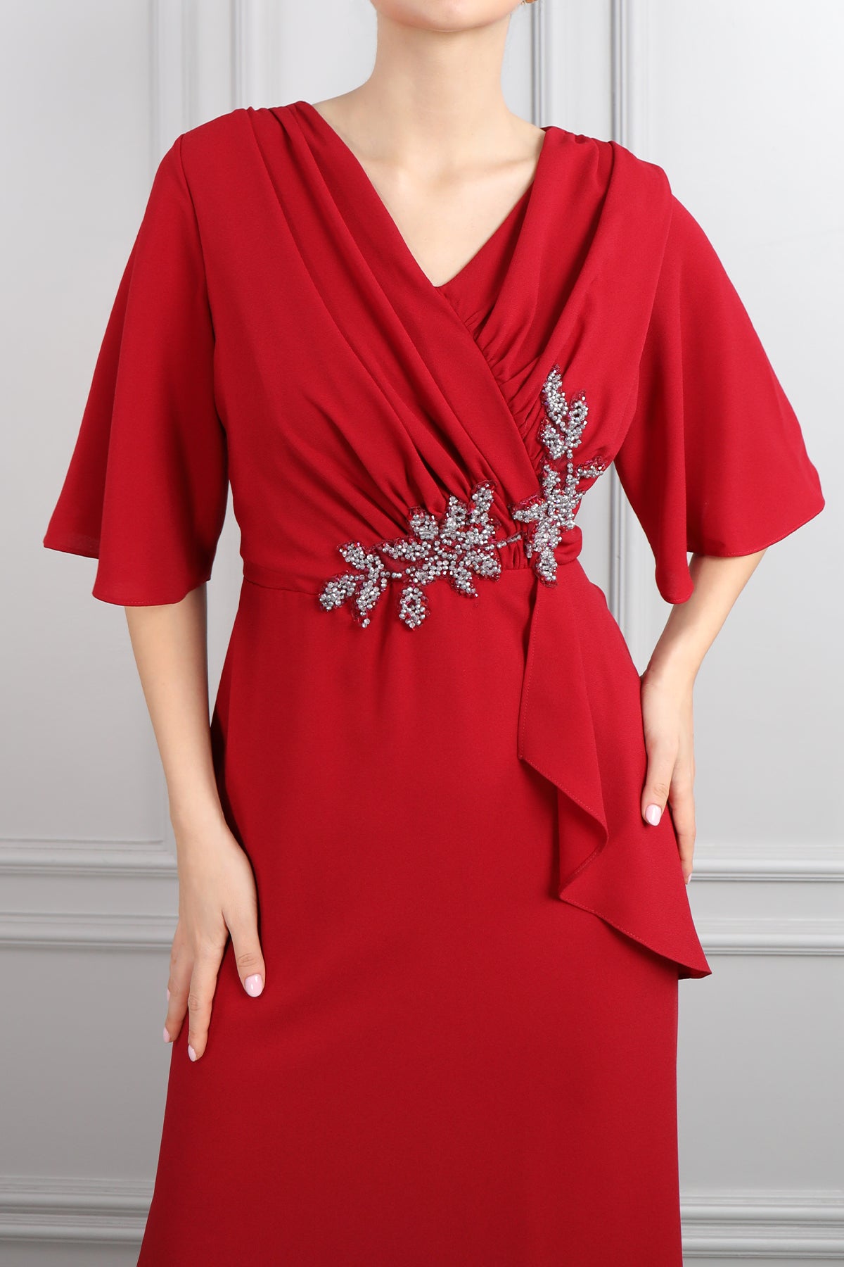 فستان ميدي باكمام واسعة وتطريزات خرزية مقاس كبير -احمر