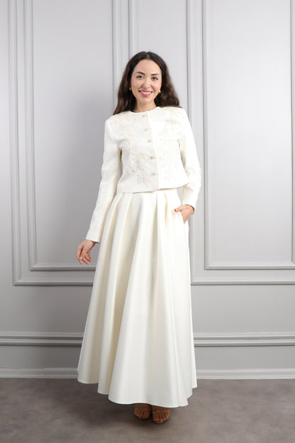 طقم تنورة وجاكيت بتطريزات خرزية -بمبي