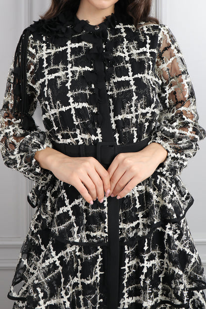 فستان بياقة ورود بتفاصيل طبقات مع حزام مقاس كبير -اسود ورمادي