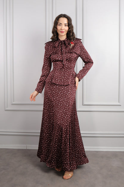 طقم تنورة وبلوزة ساتان مزخرف ورود بياقة تنربط -عودي