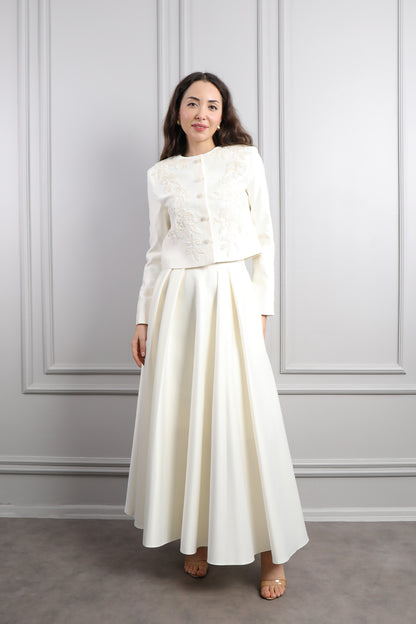 طقم تنورة وجاكيت بتطريزات خرزية -بمبي