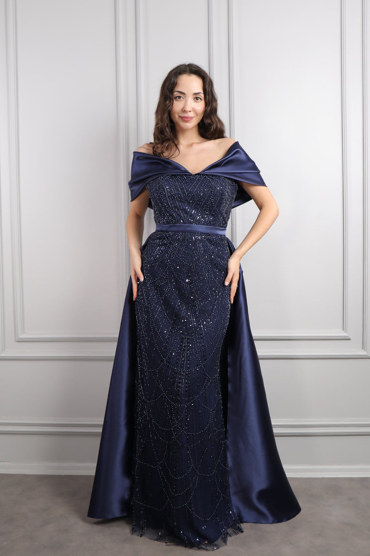 فستان سهرة مكشوف الاكتاف مطرز بالخرز مع ذيل طويل مقاس كبير -كحلي