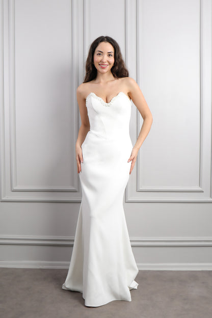 فستانى سهرة سترابلس بتطريزات خرزية وذيل طويل -ابيض