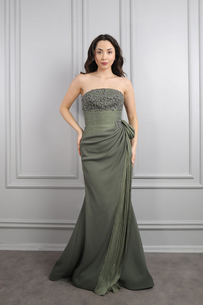 فستان سهرة سترابلس مطرز بالخرز وتفصيل ذيل من الخصر -زيتي