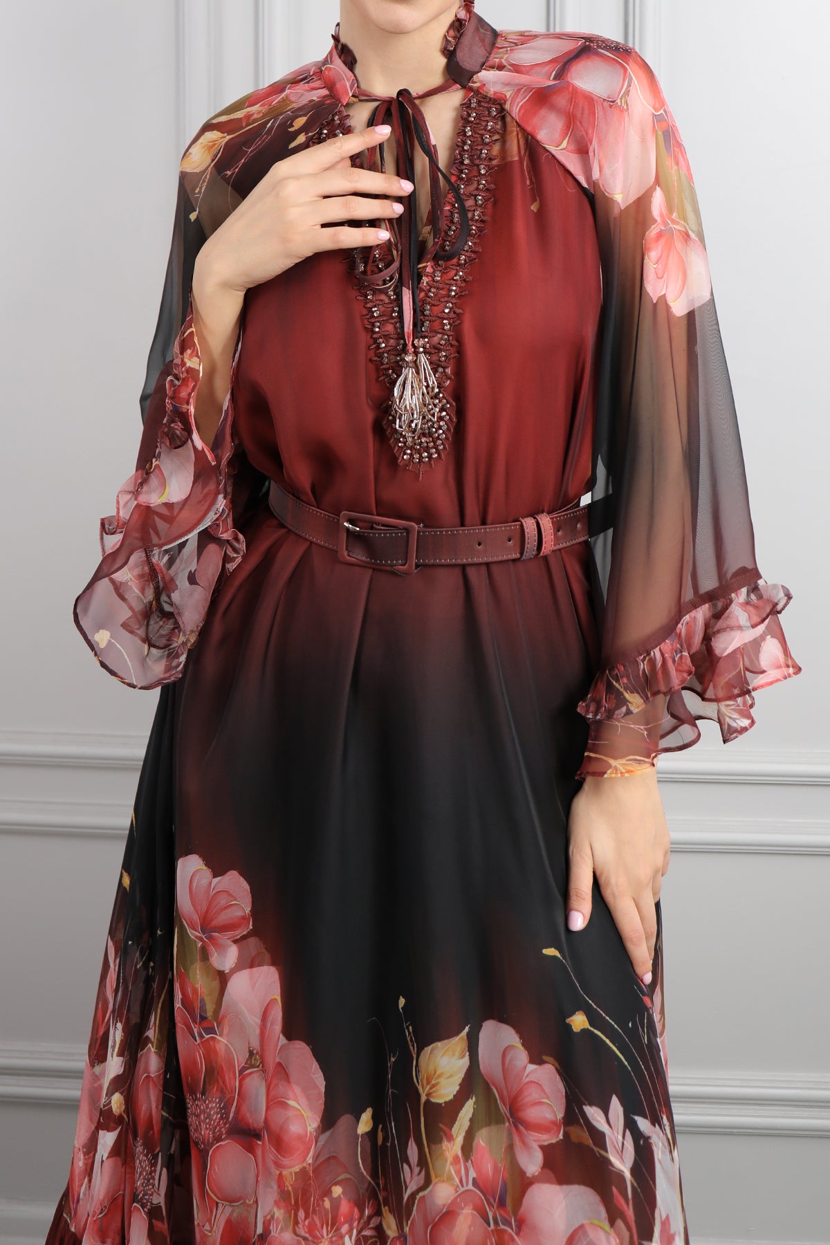 فستان شيفون مزين بنقشات ورود وتطريزات خرزية مقاس كبير -عودي