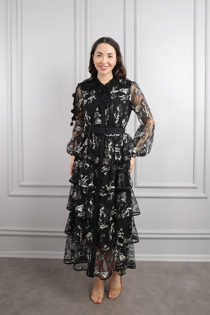 فستان مزخرف بتفاصيل كشكشة وزينة ورود عالياقة بحزام عالخصر مقاس كبير -اسود