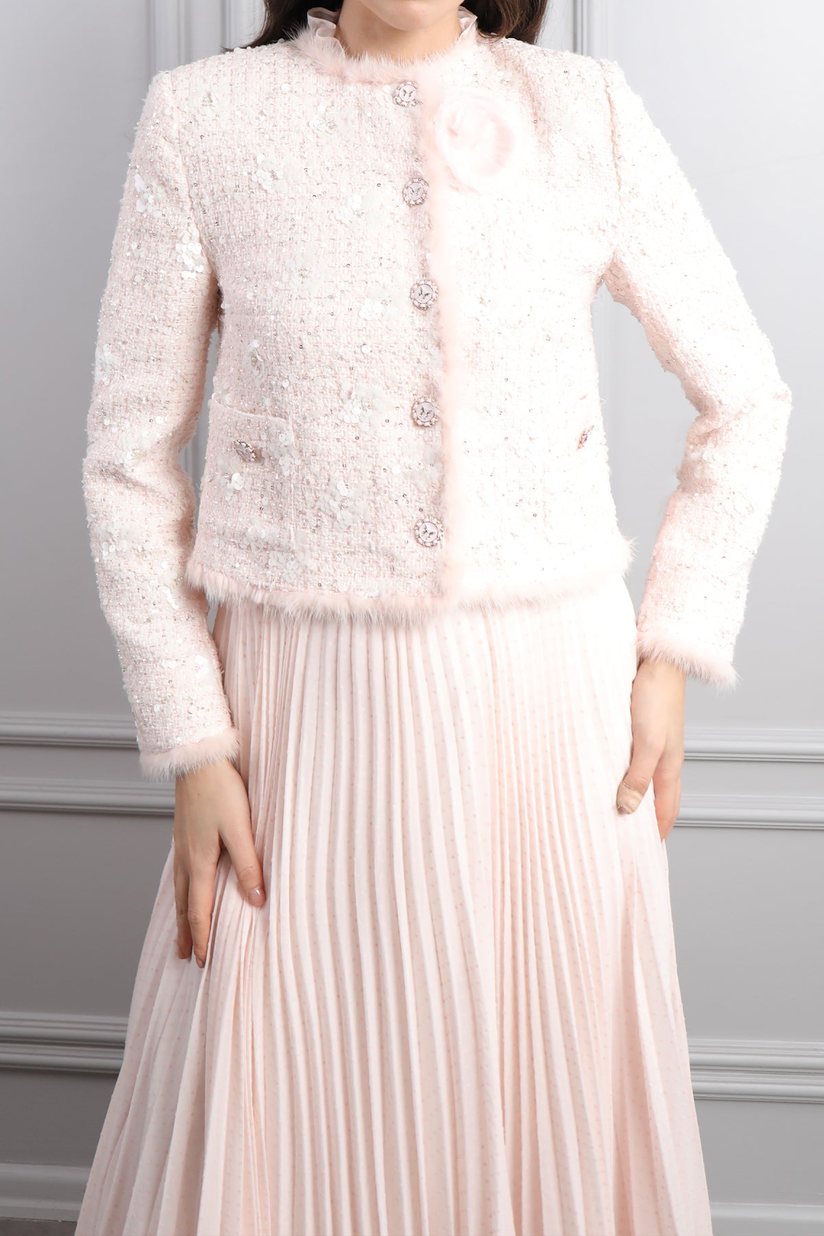 طقم فستان بتكسيرات وجاكيت بتفاصيل لامعة -بمبي