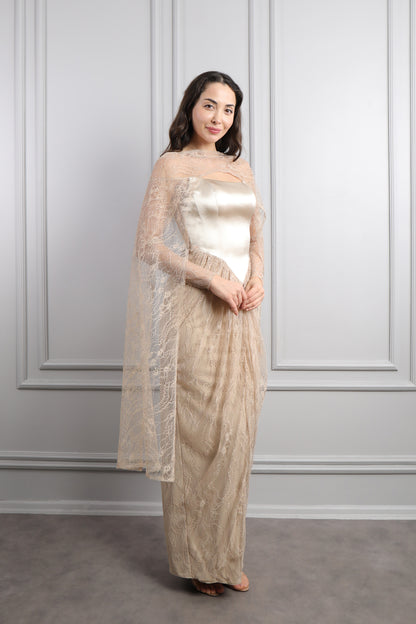 فستان سهرة سترابلس بفاصيل دانتيل وكايب من الكتف -بيج