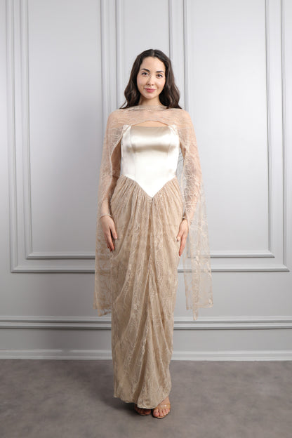 فستان سهرة سترابلس بفاصيل دانتيل وكايب من الكتف -بيج