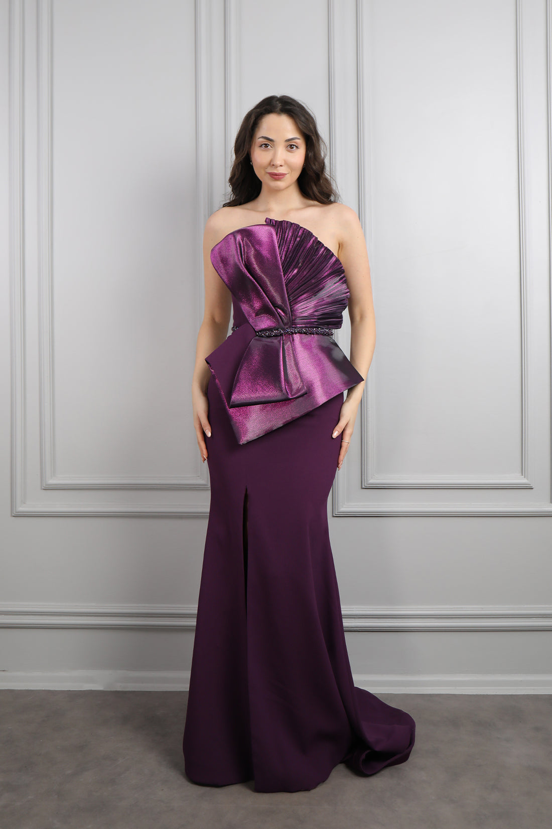 فستان سهرة سترابلس بتصميم فيونكة امامية وحزام لامع مقاس كبير- موفي