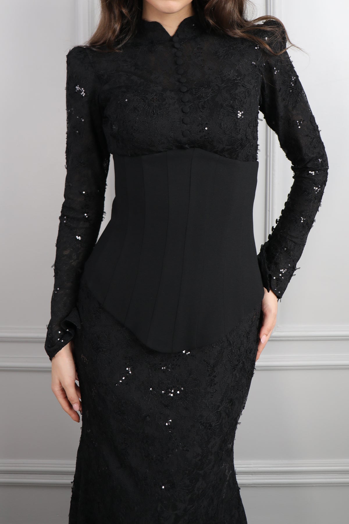 فستان سهرة خناقي بتفصيل كورسيه وتطريزات ترتر -اسود