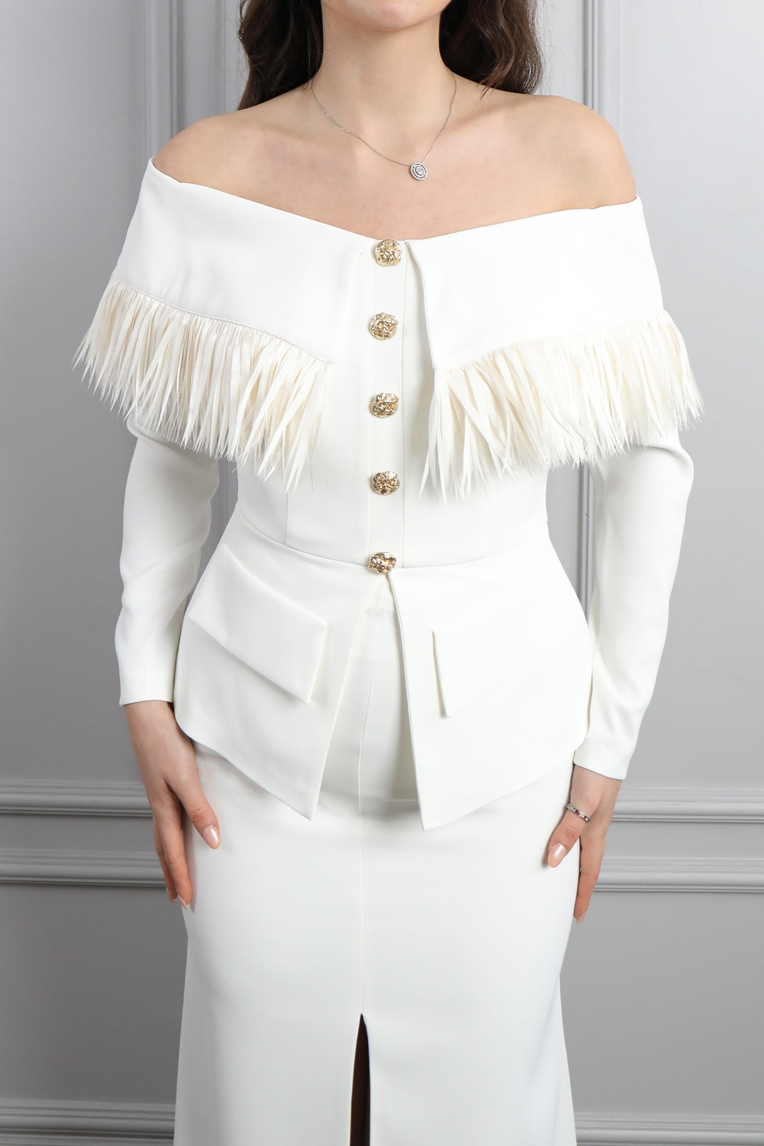 فستان سهرة مكشوف الاكتاف مزين بريش-سكري