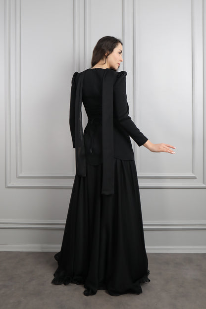 طقم تنورة وتوب مطرز بالخرز والورود مع تفصيل شال -اسود