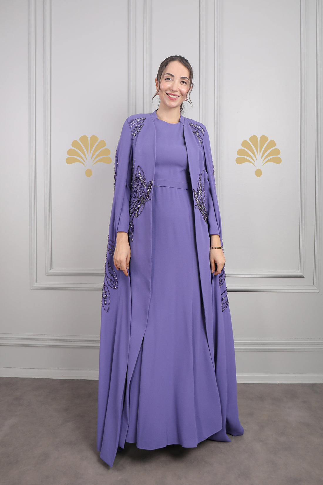 طقم قطعتين فستان وعباية بتطريزات خرزية -موفي