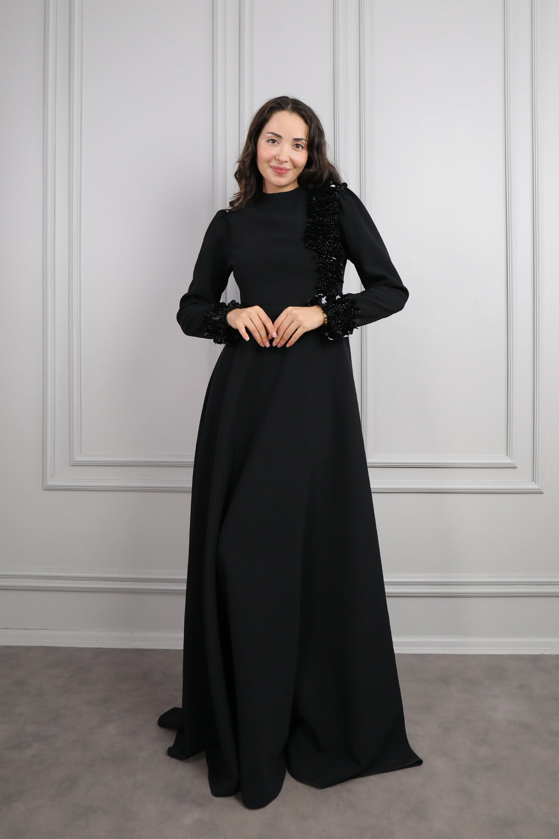 فستان سهرة خناقي للمحجبات بتطريزات ترتر -اسود