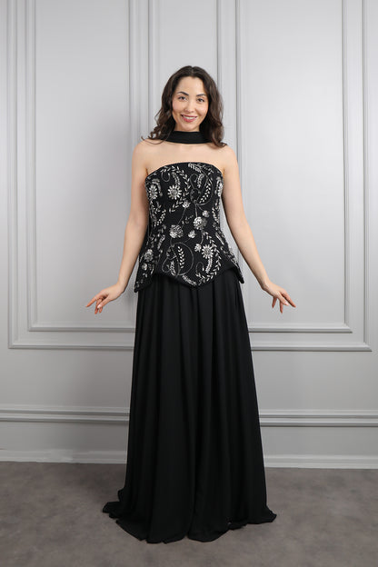 فستان سهرة شيفون بتوب سترابلس مزين بكريستالات ورود مع شال -اسود