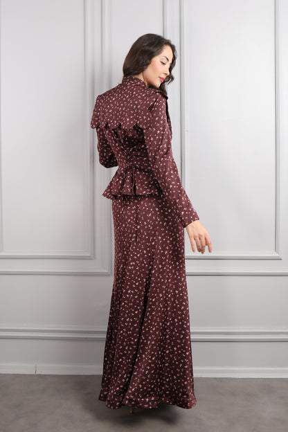 طقم تنورة وبلوزة ساتان مزخرف ورود بياقة تنربط -عودي