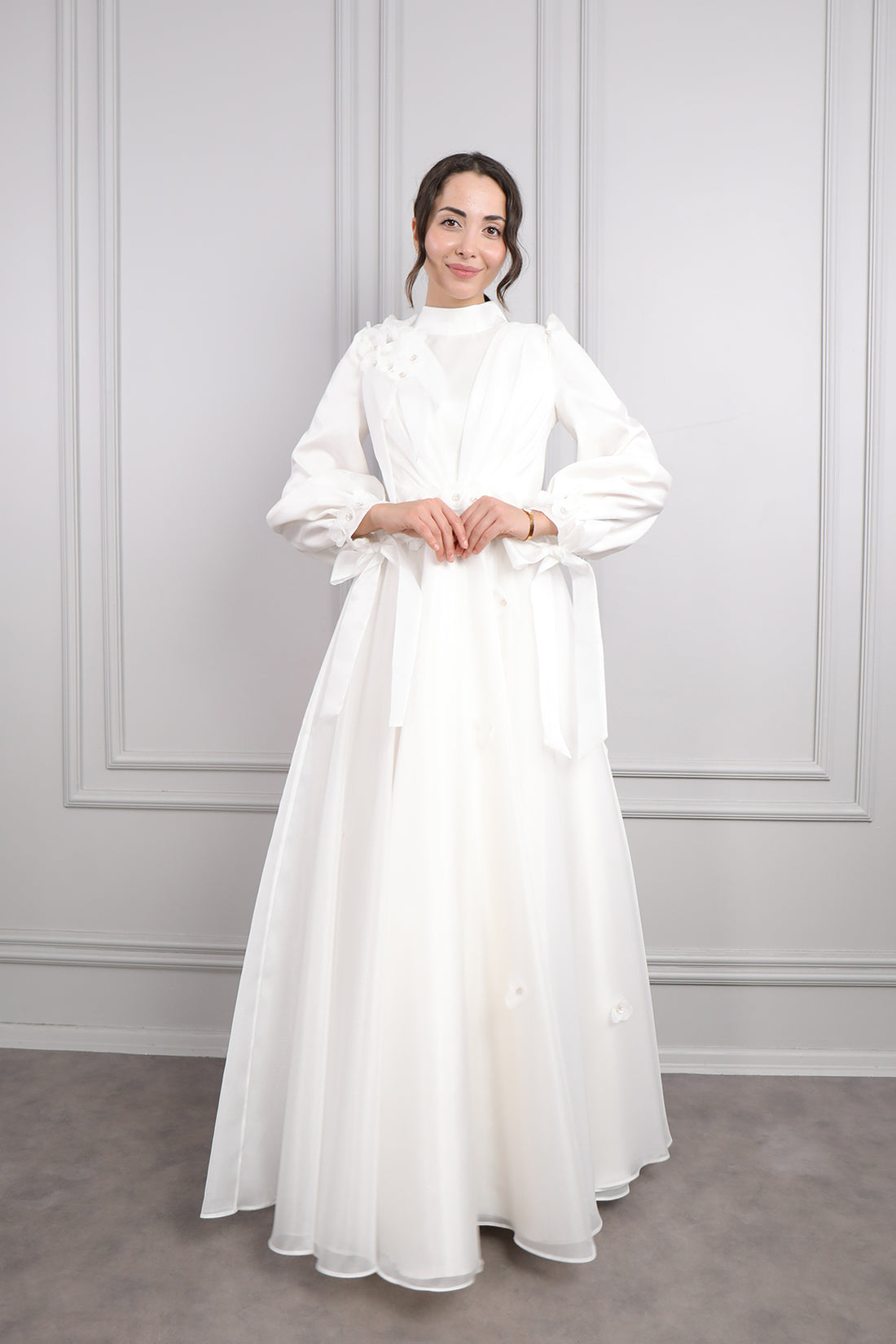 فستان سهرة شيفون للمحجبات باكمام بالون وتطريزات لامعة -ابيض