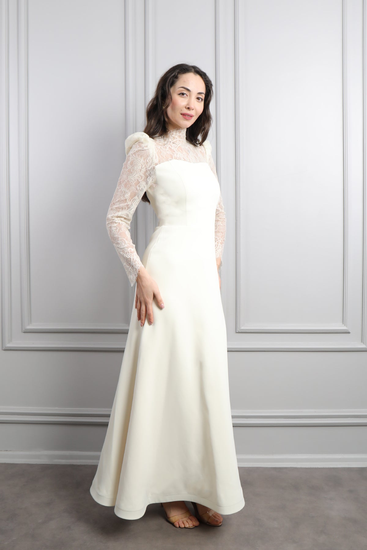 فستان خناقي بتفاصيل دانتيل -سكري