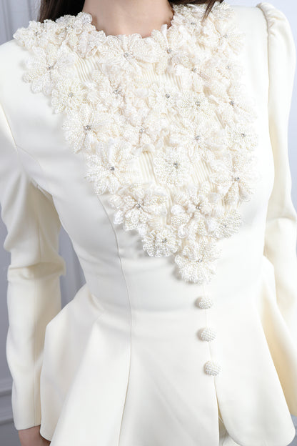 طقم تنورة وتوب رسمي مزين بالورود في الياقة -سكري