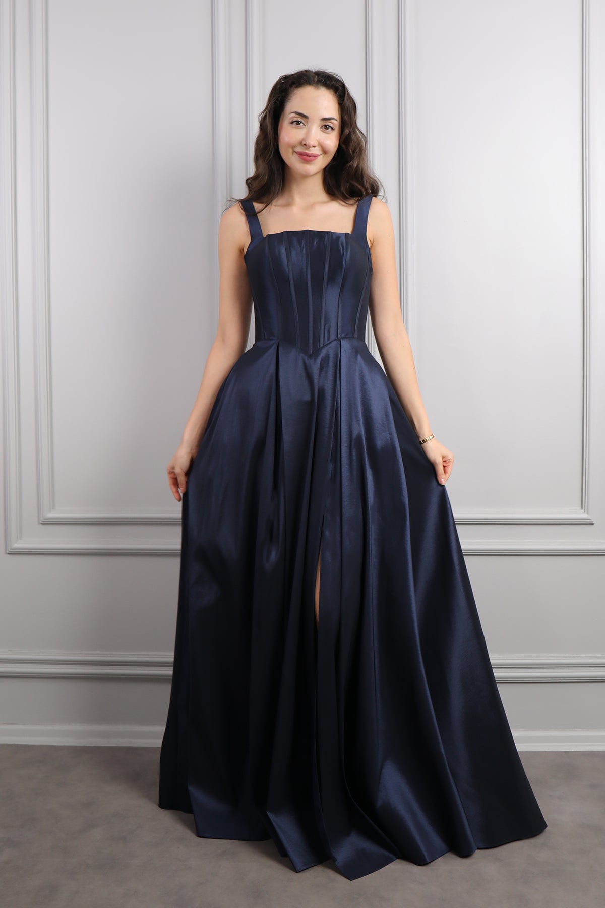 فستان سهرة بياقة مربعة بتفصيل كورسيه وفتحة جانبية -كحلي