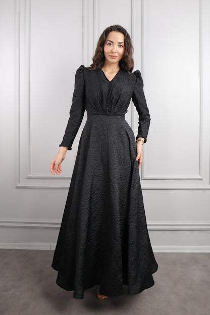 فستان بنقشات مزين بالخرز وتفاصيل ربط في الخلف -اسود