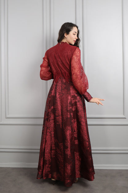 فستان بياقة مثلثة وتفاصيل دانتيلية بتفاصيل عالخصر مقاس كبير -عودي