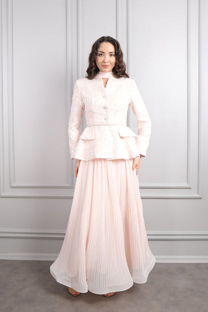 طقم تنورة وجاكيت لامع بحزام لؤلؤي ووشاح -بمبي