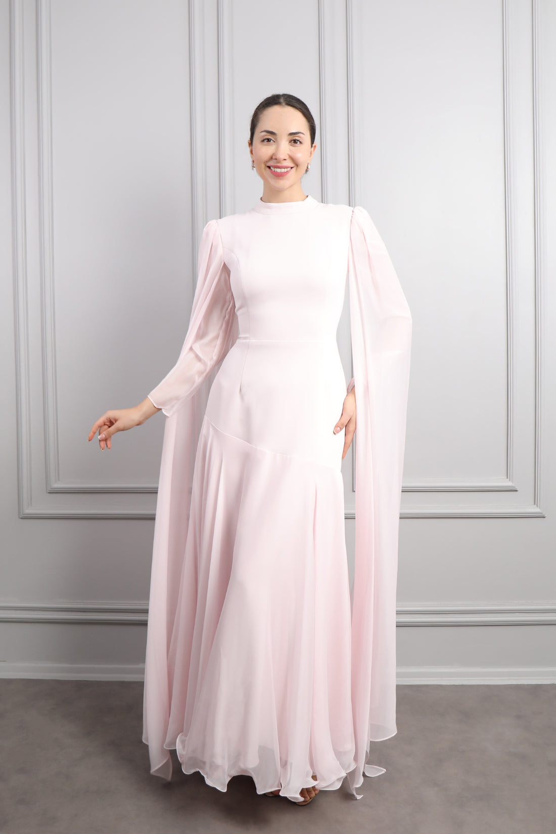 فستان خناقي بكايب من الاكتاف وتفاصيل ربط في الخلف -بمبي