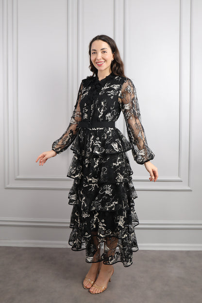 فستان مزخرف بتفاصيل كشكشة وزينة ورود عالياقة بحزام عالخصر مقاس كبير -اسود