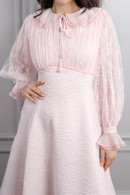 فستان بتفاصيل دانتيل وياقة اطفال بتطريزات خرزية -بمبي