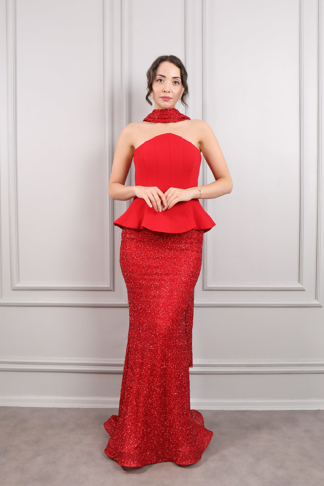 فستان سهرة سترابلس  بتطريز لامع مع وشاح -احمر