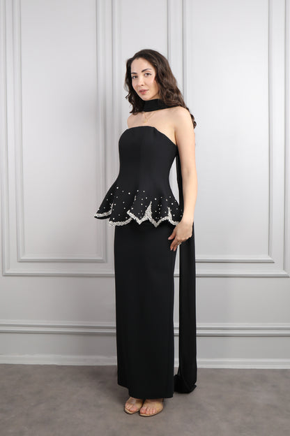فستان سهرة سترابلس مزين بالكريستالات مع وشاح -اسود
