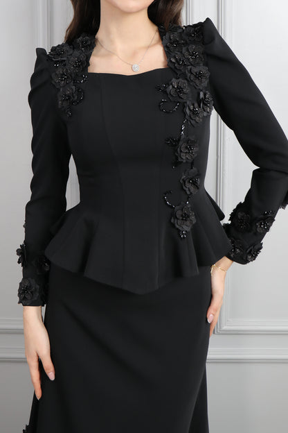 طقم تنورة وتوب رسمي انيق بياقة مربعة وتفاصيل ورود -اسود