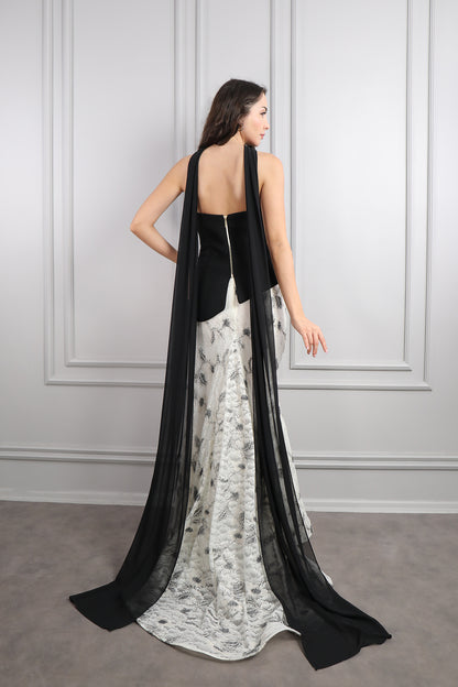 طقم تنورة بتفاصيل دانتيل وتوب سترابلس بوشاح -  اسود وسكري