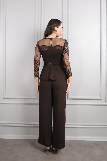 طقم بنطال وبلوزة باكمام شفافة وتفاصيل دانتيل -بني