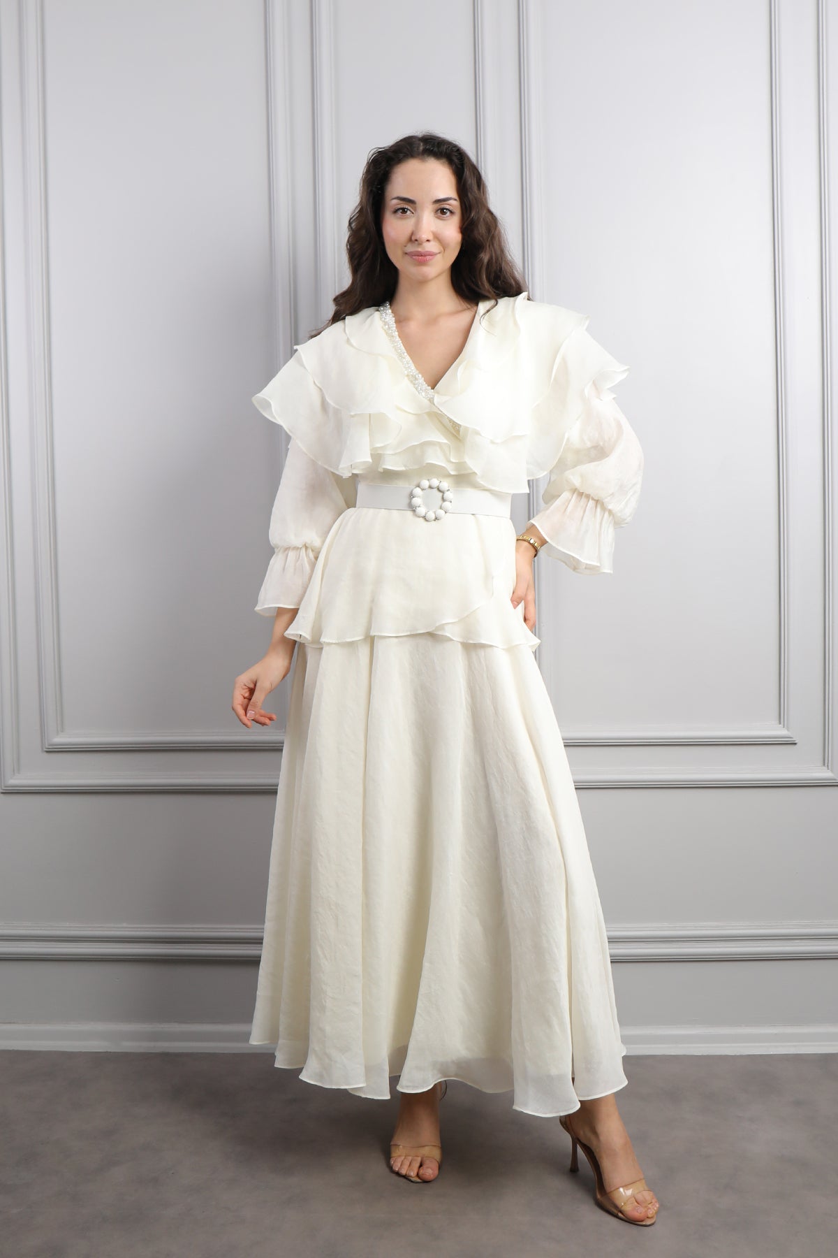 فستان بكشكشات وتطريزات خرزية مع حزام عالخصر -سكري