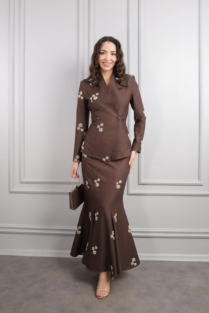 طقم تنورة بتطريزات خرزية واكسسوار حقيبة -بني