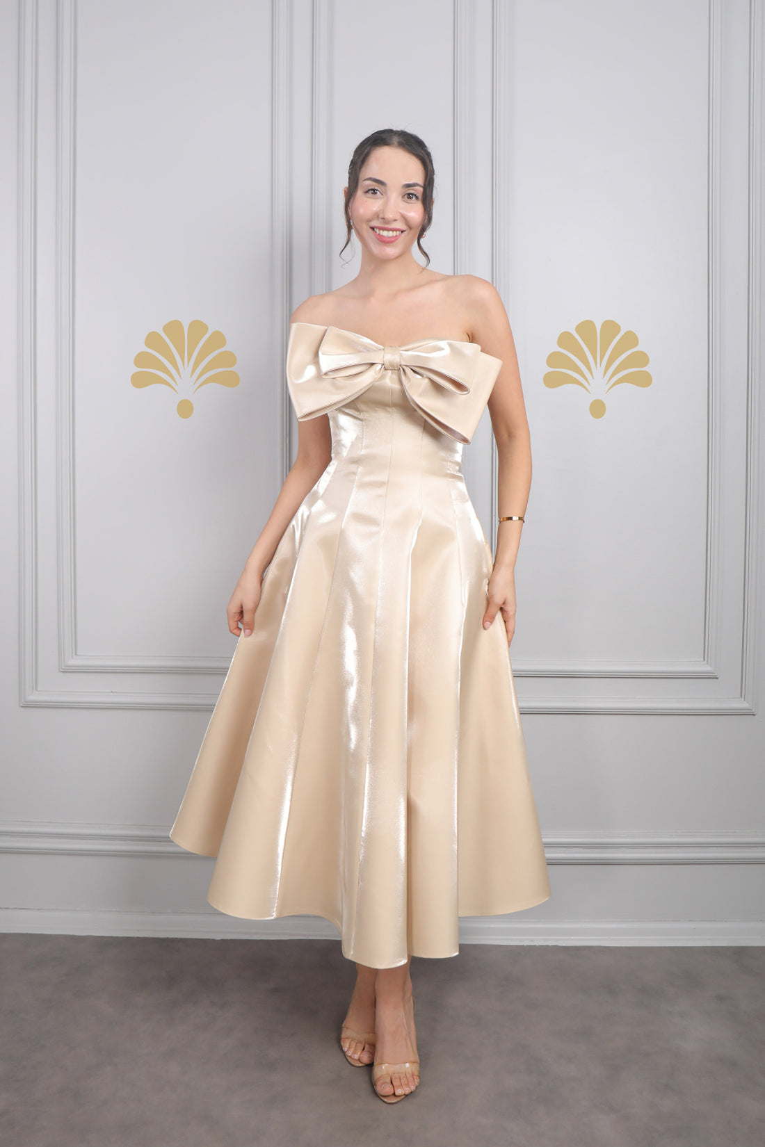 فستان سهرة ميدي سترابلس بفيونكة بحبل ربط في الخلف -ذهبي