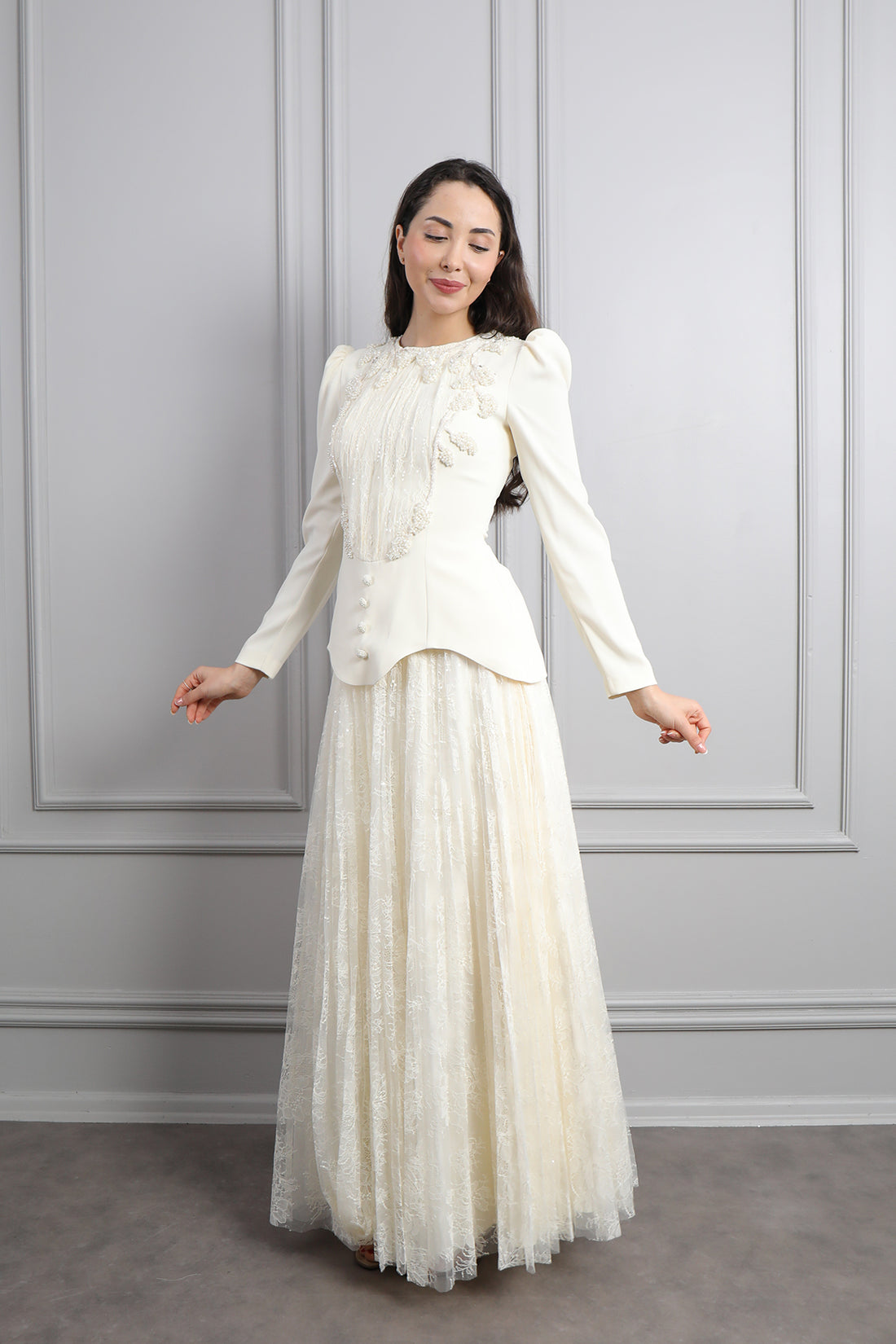 طقم تنورة دانتيل وبلوزة مزينة بتطريزات خرزية -نعناعي