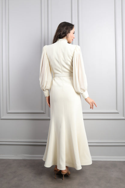 فستان بتفاصيل كريستالية واكمام واسعة وزينة ازرار -سكري