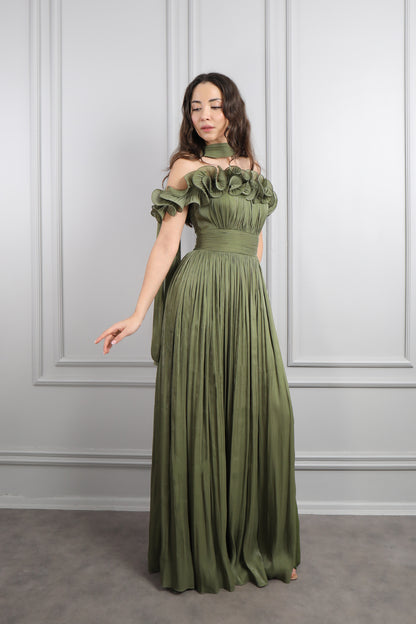 فستان سهرة مكشوف الاكتاف بتفاصيل كشكشة مع شال -زيتي