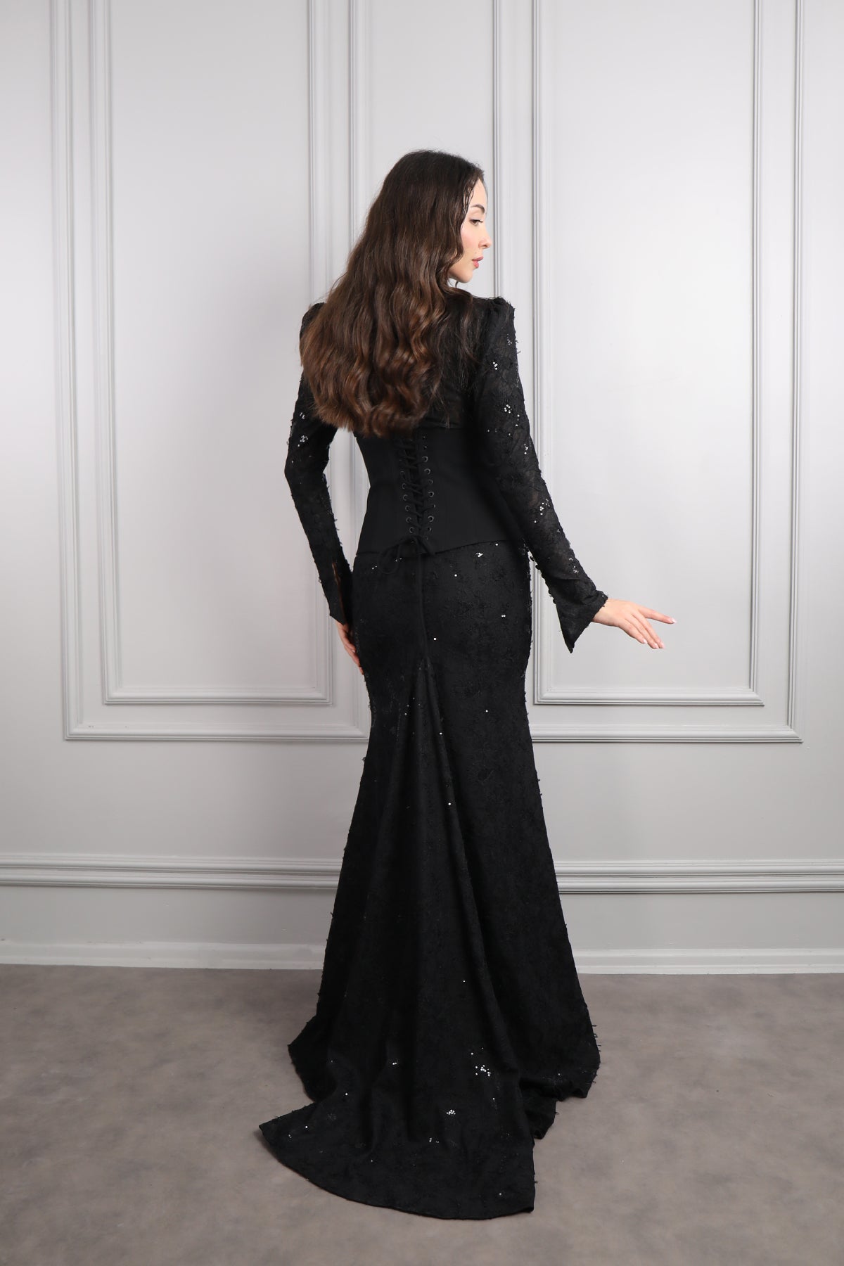 فستان سهرة خناقي بتفصيل كورسيه وتطريزات ترتر -اسود