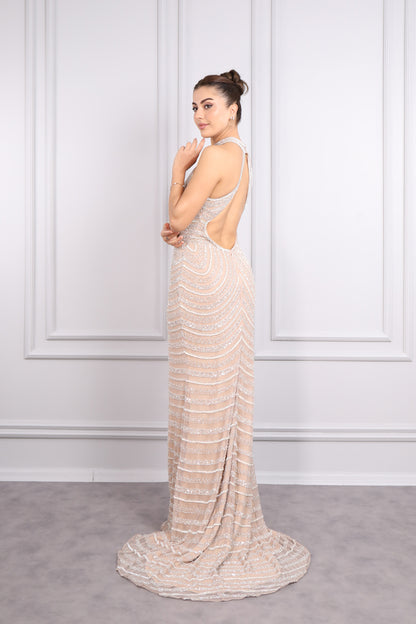 فستان سهرة خناقي بفتحة خلفية مطرز بالكامل من المجموعة الخاصة -ذهبي