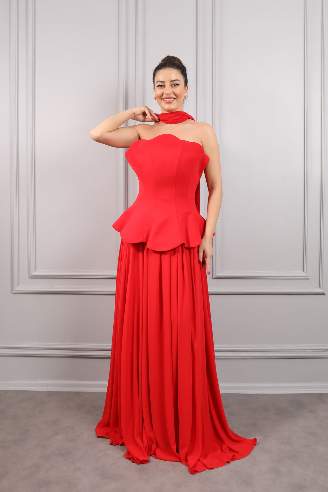 فستان سهرة سترابلس بتفاصيل كورسيه وتنورة شيفون -احمر