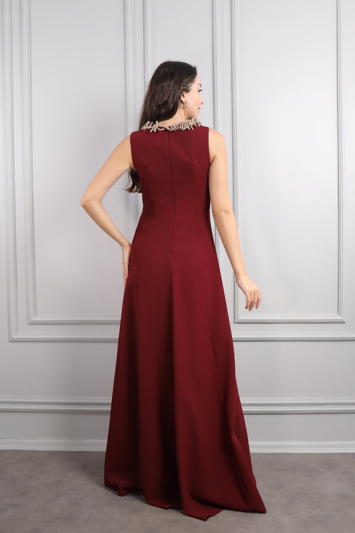 فستان سهرة بدون اكمام بكريستالات عالياقة مقاس كبير -عودي